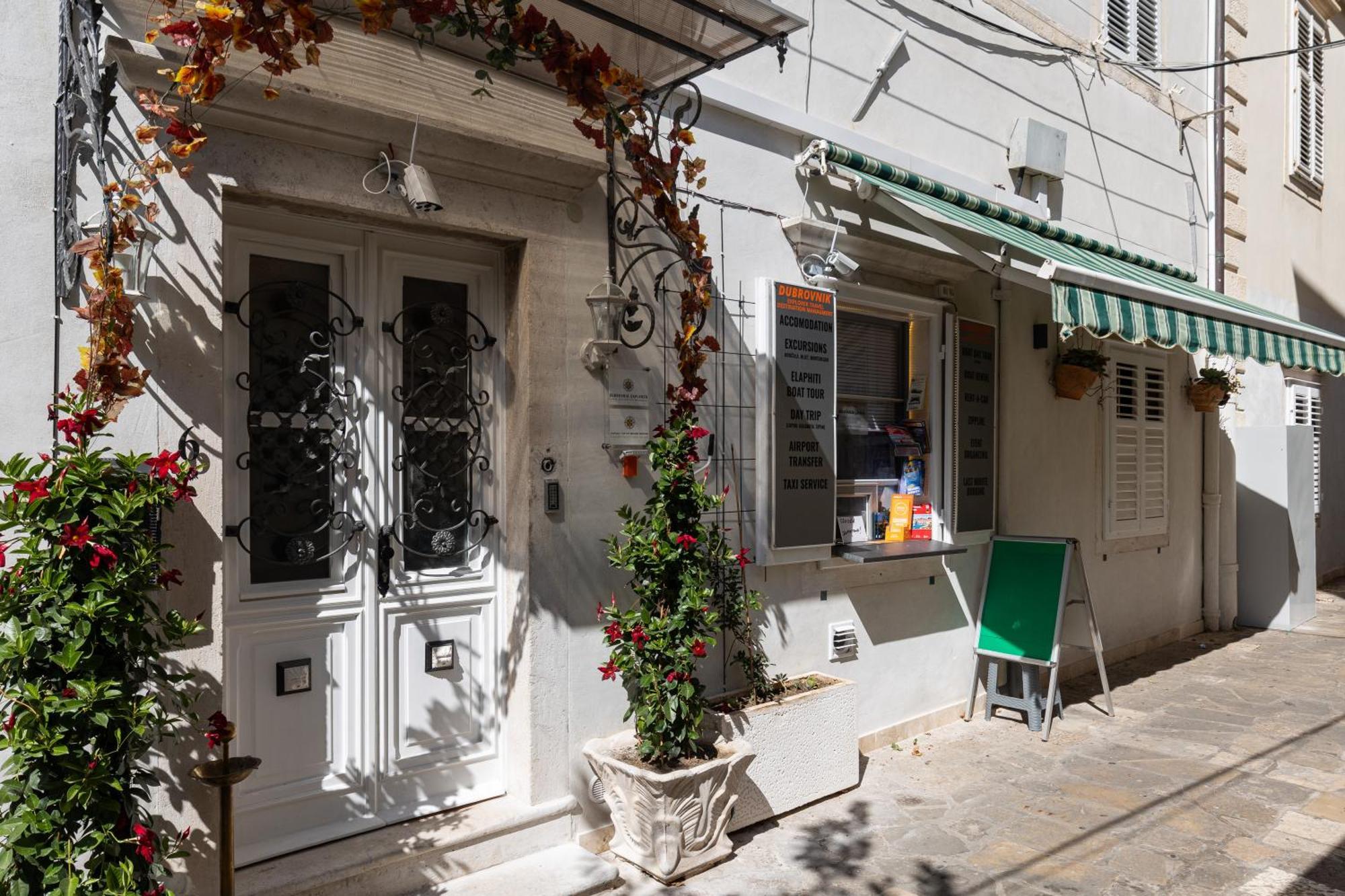 Appartement Seistanca Lux -old Entrance *